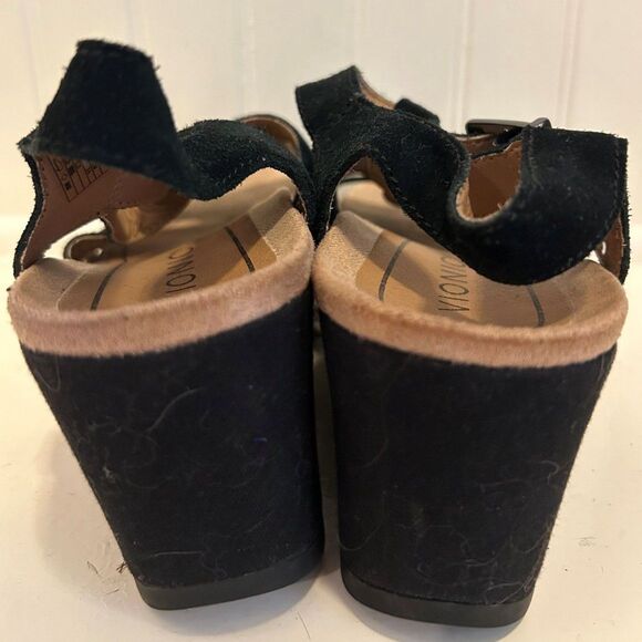 Vionic Black Suede Platform Wedge Sandal - Size 7 - Picture 4 of 8